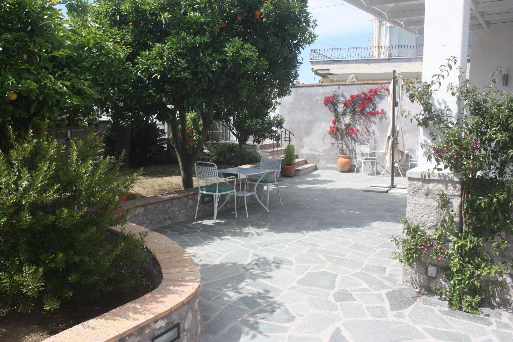 B&B Casetta Minghitto Анакапри Екстериор снимка